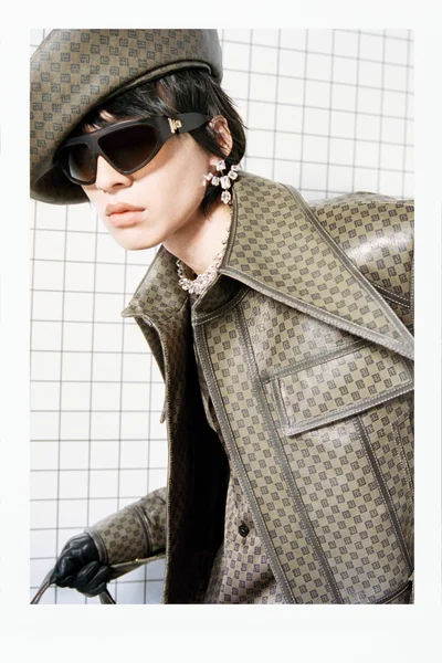Look 3